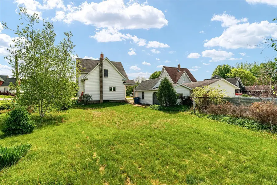 215 N Cushman Ave, Viola, WI 54664 - #3