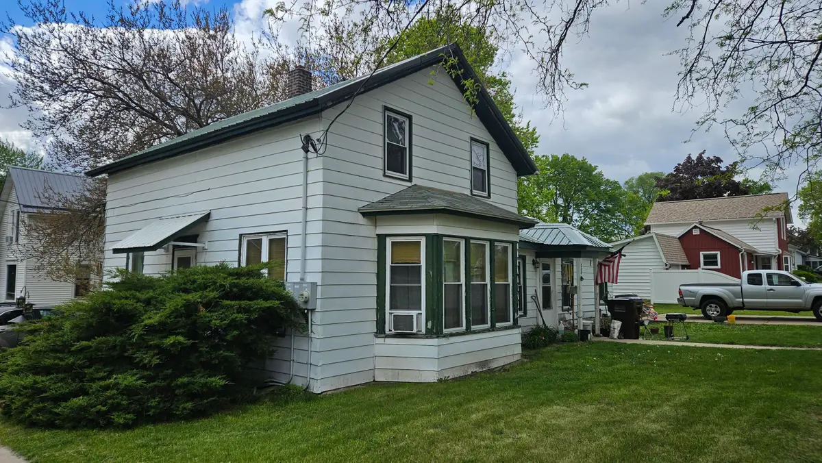 215 S Fourth St E, Fort Atkinson, WI 53538 - #1