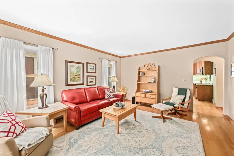 1161 Elm Lawn St, Wauwatosa, WI 53213 - #3