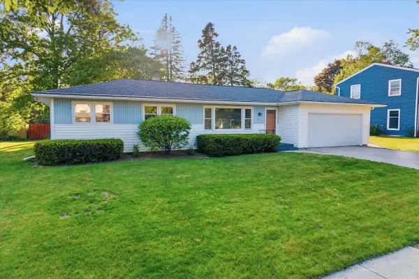 923 W Whitefish Rd, Port Washington, WI 53074