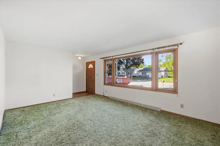 923 W Whitefish Rd, Port Washington, WI 53074 - #3