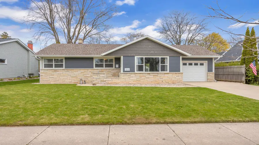1010 N Webster St, Port Washington, WI 53074 - #2