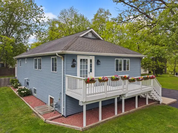 2124 Lakeshore Dr, Dover, WI 53139
