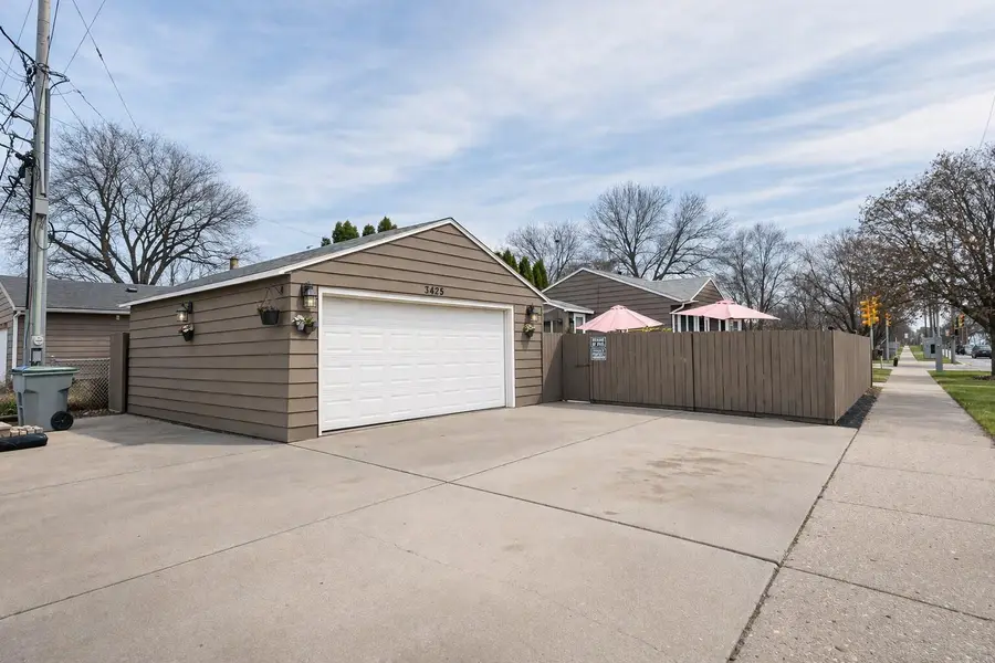 3425 W Morgan Ave, Milwaukee, WI 53221 - #3