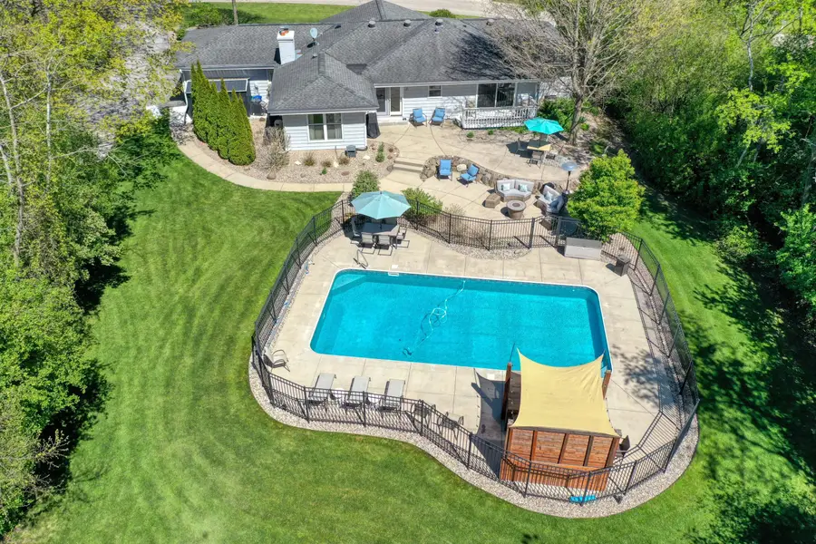 1135 Ridgeway Rd, Brookfield, WI 53045 - #3