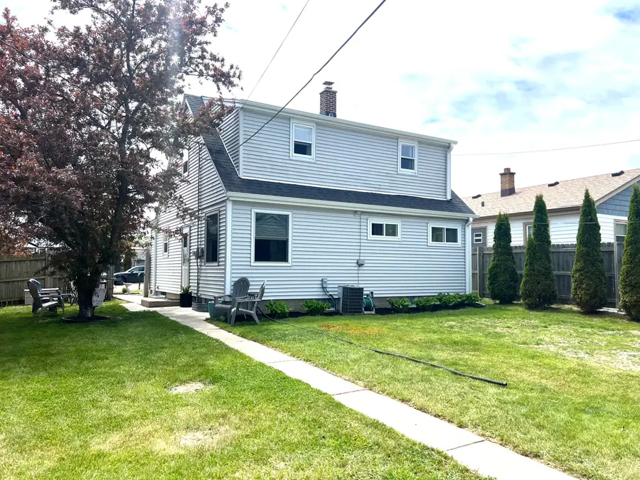 626 Blake Ave, South Milwaukee, WI 53172 - #2