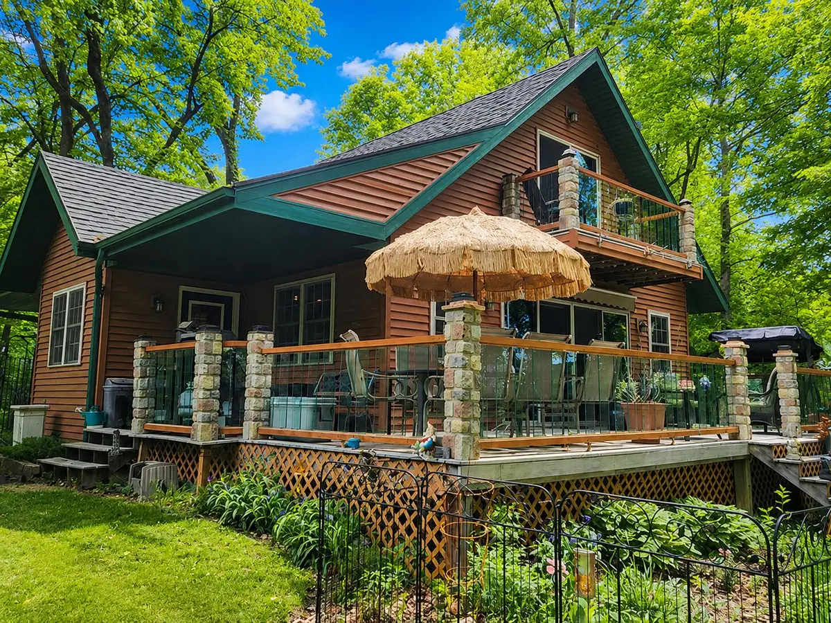 1614 Sugar Island Rd, Summit, WI 53066 - #1