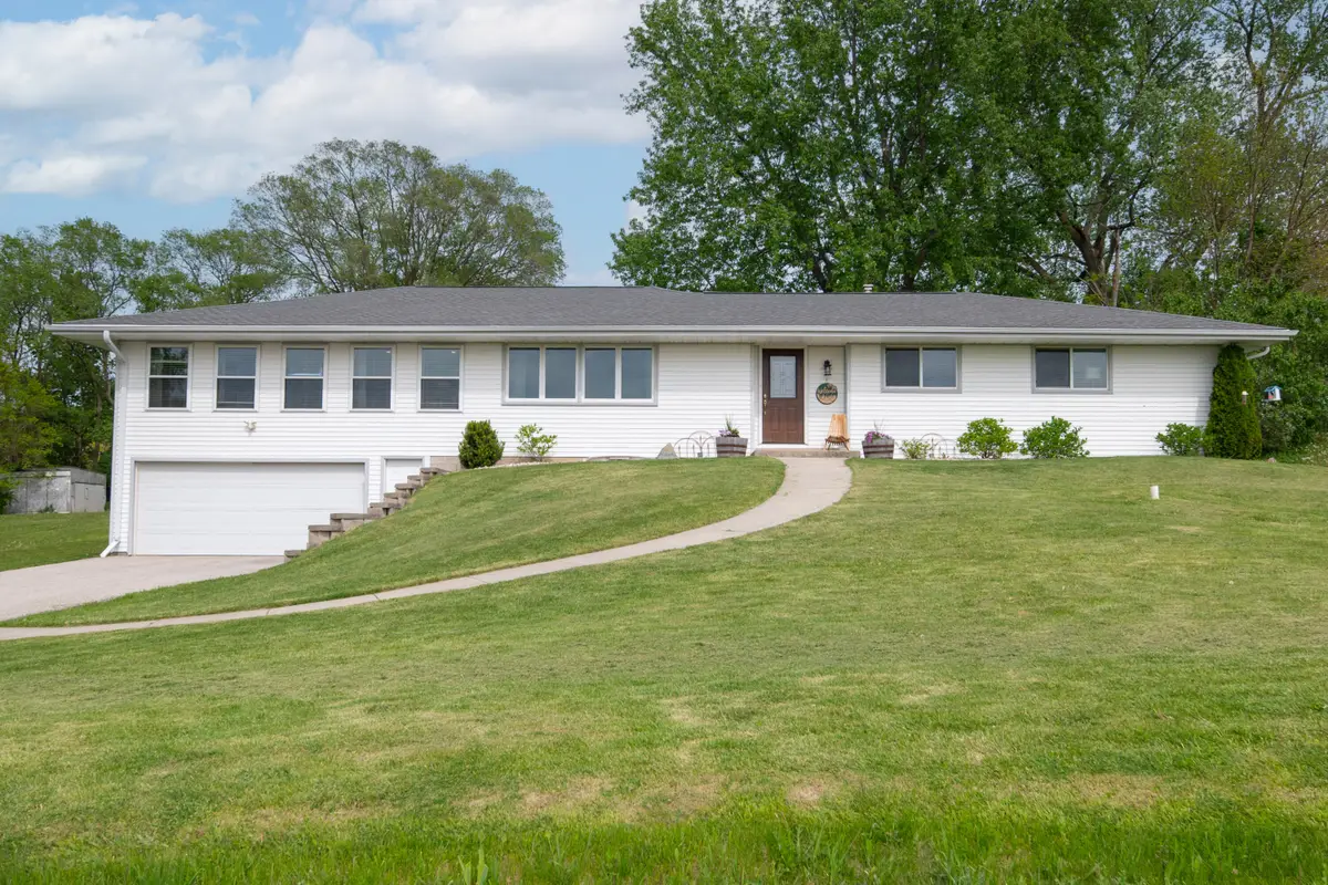 W220N9740 Amy Belle Rd, Colgate, WI 53017 - #1
