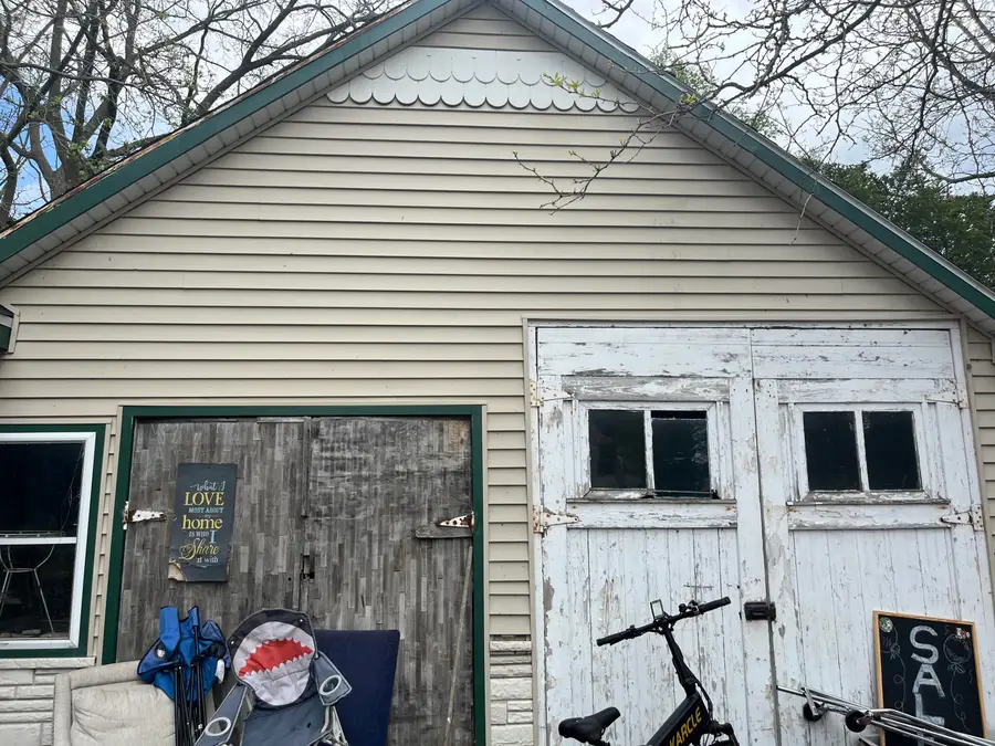 1223 S 8th St, Manitowoc, WI 54220 - #3