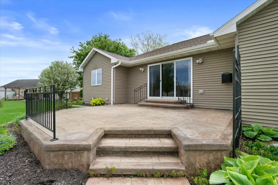456 Wooden Shoe Cir, Holland, WI 54130 - #3