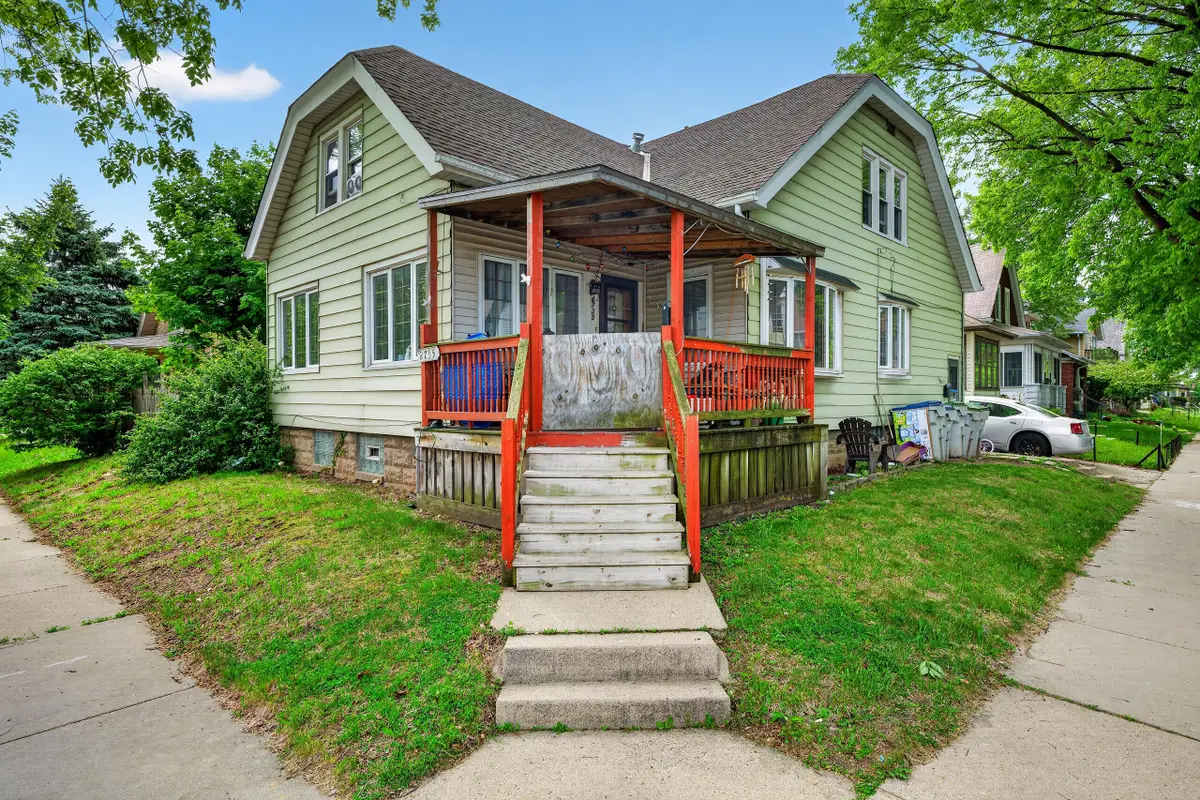 2735 W Harrison Ave, Milwaukee, WI 53215 - #1
