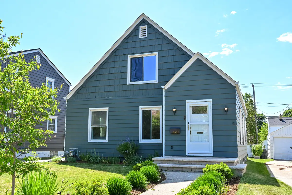 4751 N Marlborough Dr, Whitefish Bay, WI 53211 - #1