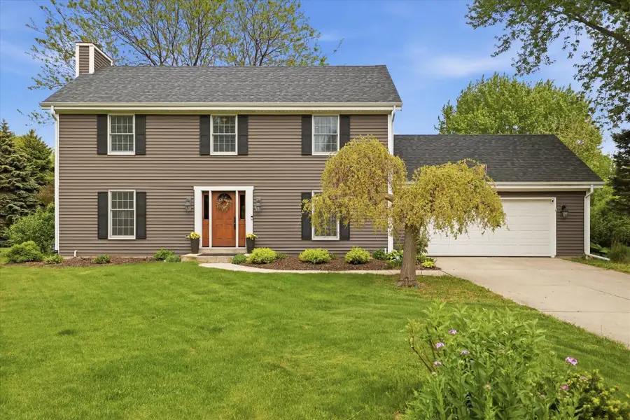 660 Weidman Ct, Cedarburg, WI 53012 - #2