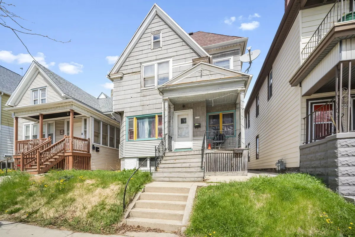 3204 W Greenfield Ave, Milwaukee, WI 53215 - #1