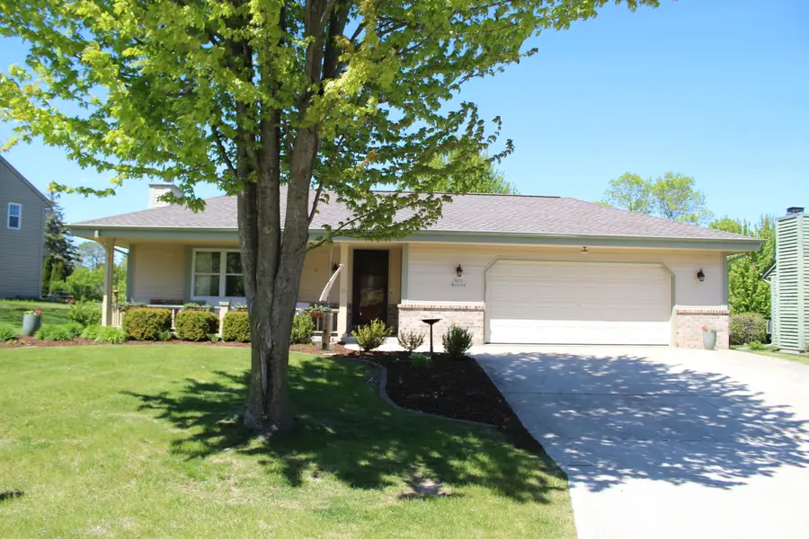 N77W15970 Settlers Ct, Menomonee Falls, WI 53051 - #2