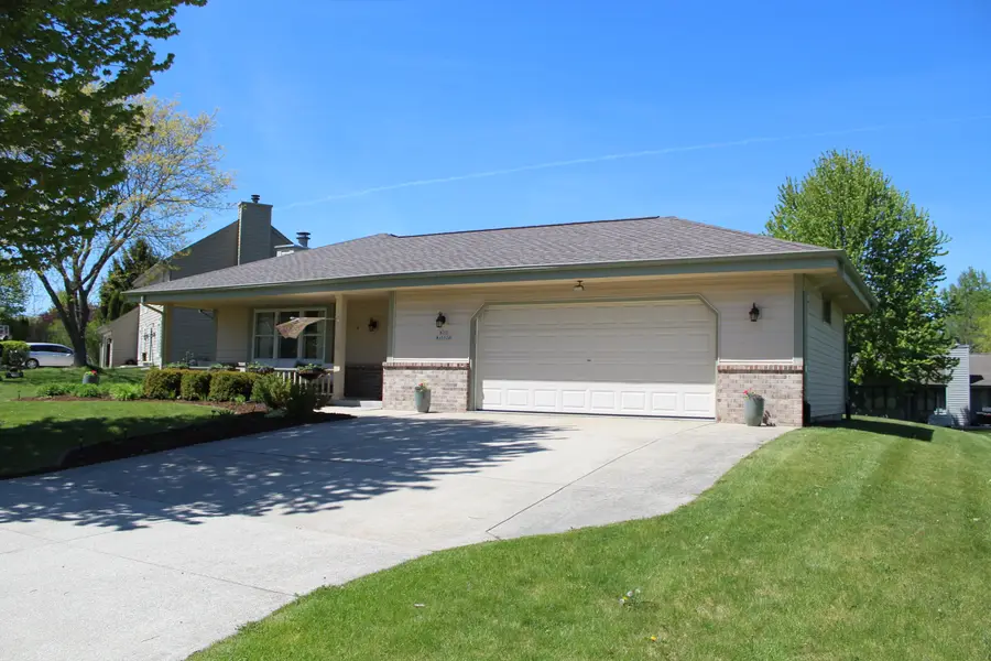 N77W15970 Settlers Ct, Menomonee Falls, WI 53051 - #3