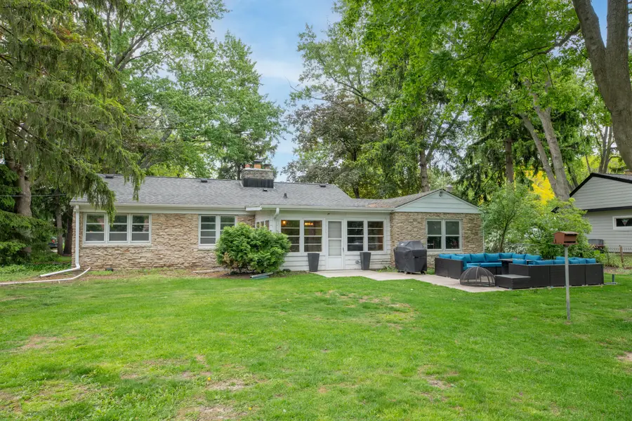 215 Leanore Ln, Brookfield, WI 53005 - #2
