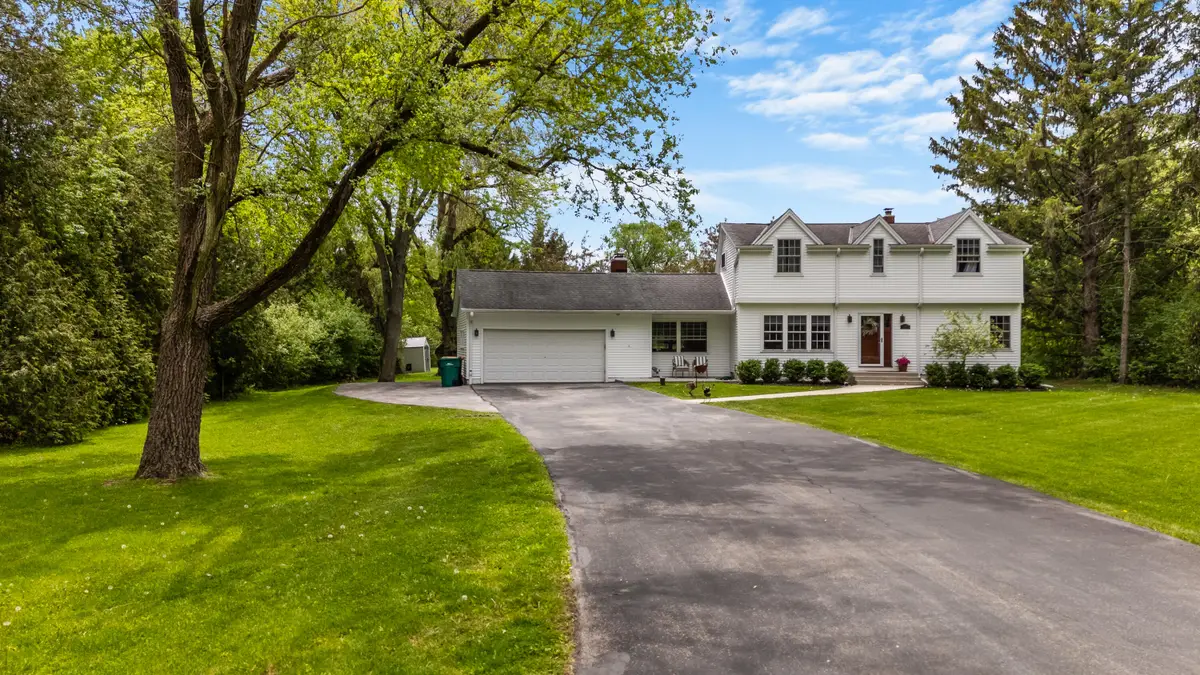 1627 W Fiesta Ln, Mequon, WI 53092 - #1