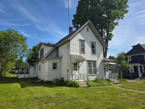 1213 Dodge St, Lake Geneva, WI 53147
