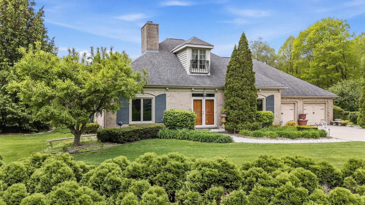4405 Honeywood Ln, Jackson, WI 53037 - #1