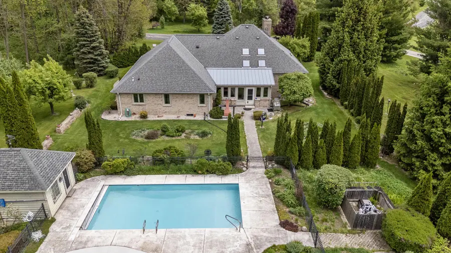 4405 Honeywood Ln, Jackson, WI 53037 - #3