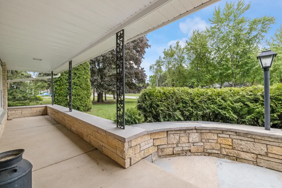 W378N5832 Farmwood Hts, Oconomowoc, WI 53066 - #2