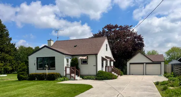 1905 N Rapids Rd, Manitowoc Rapids, WI 54220
