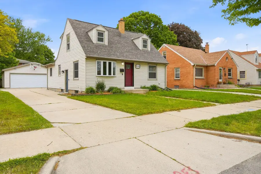 3205 S 72nd St, Milwaukee, WI 53219 - #2
