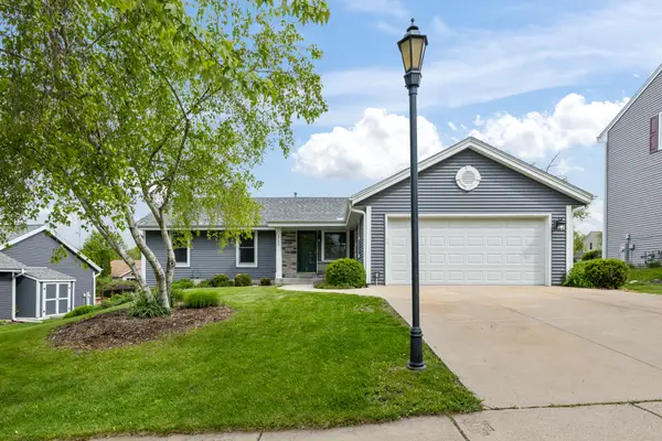 2722 Field Dr, Waukesha, WI 53188
