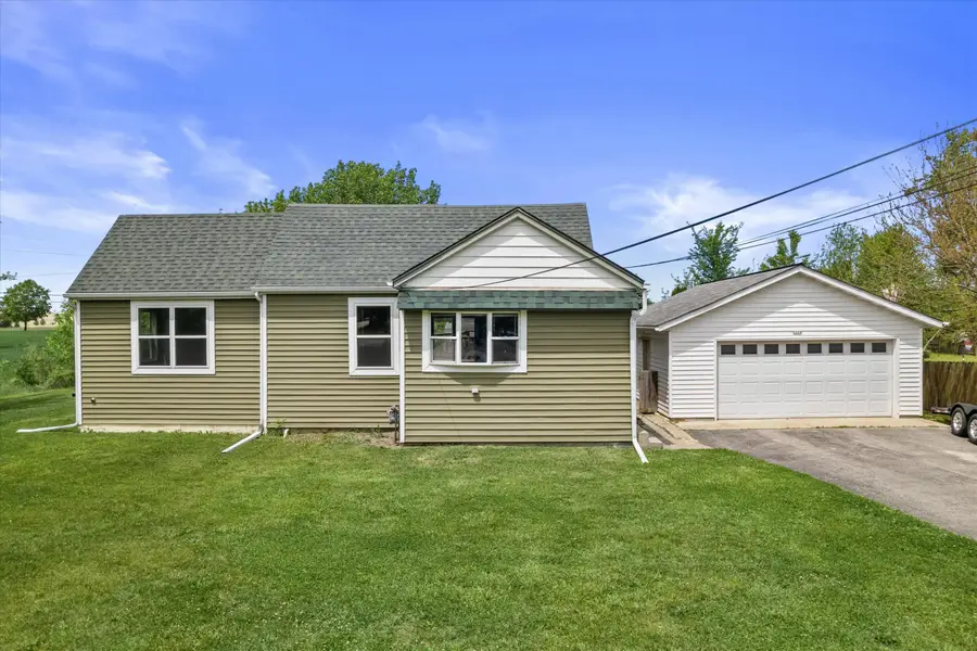 2028 W Oakwood Rd, Oak Creek, WI 53154 - #2
