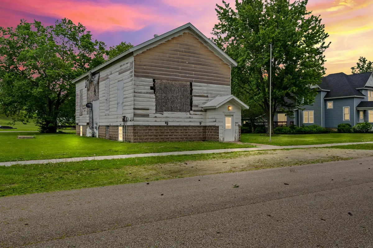 24372 4th St, Trempealeau, WI 54661 - #1