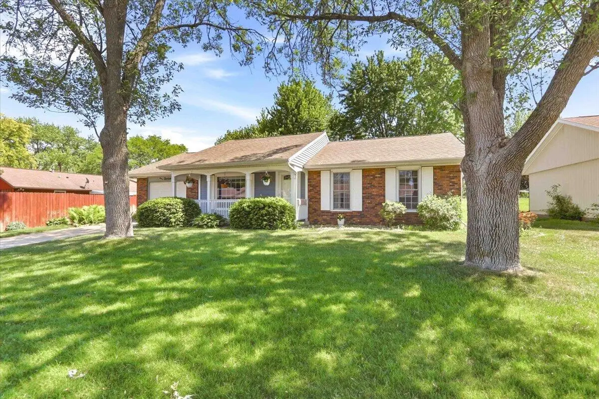 1614 Monroe St, Onalaska, WI 54650 - #1