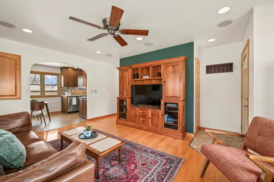 4404 S 63rd St, Greenfield, WI 53220 - #3