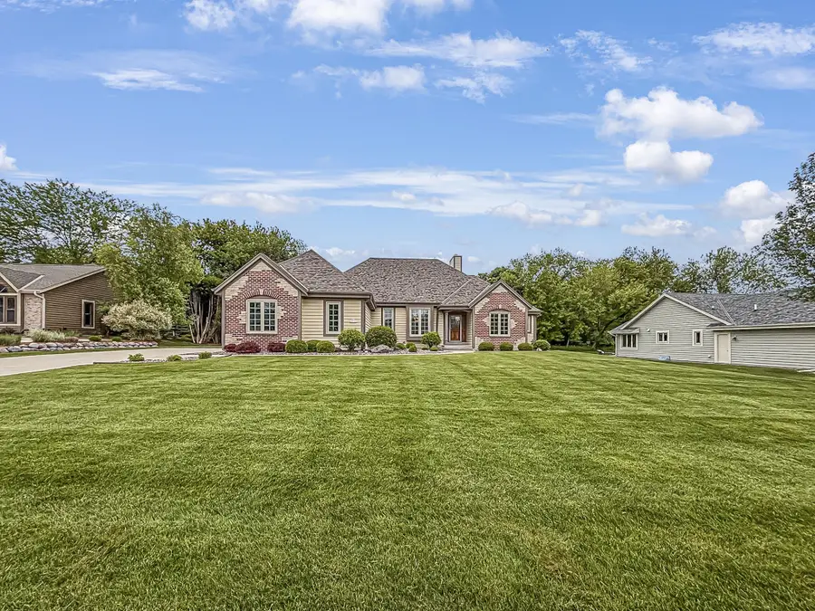 N22W26746 Shooting Star Rd, Pewaukee, WI 53072 - #3