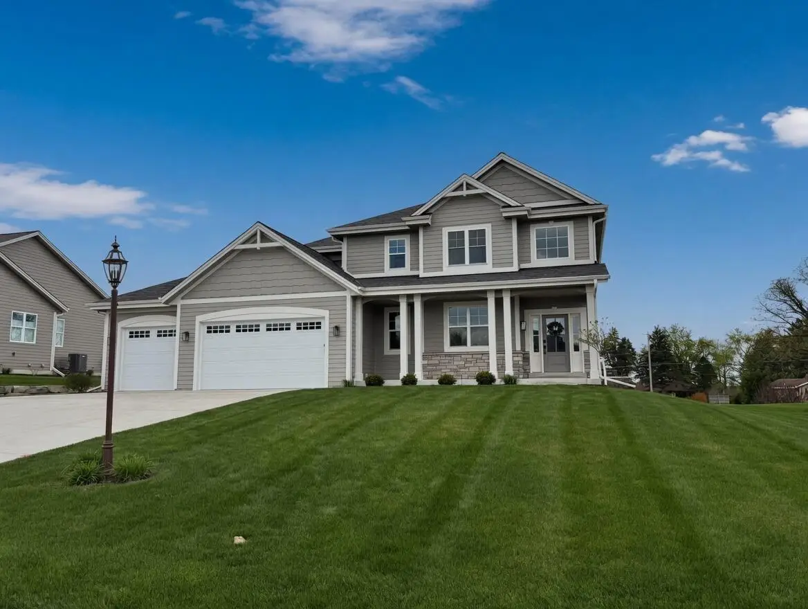 S54 W25487 Pebble Brook Ct, Waukesha, WI 53189 - #1