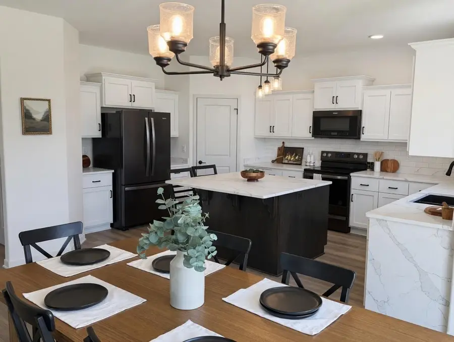 S54 W25487 Pebble Brook Ct, Waukesha, WI 53189 - #2