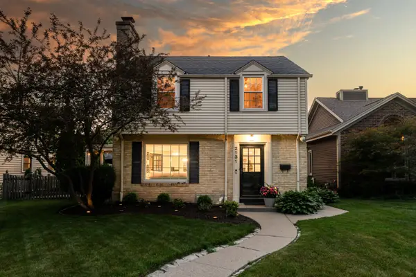2131 N 91st St, Wauwatosa, WI 53226