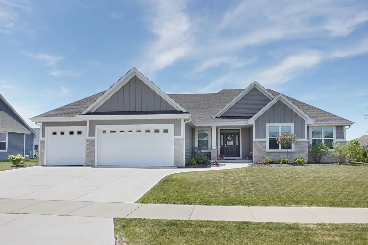 1534 Fay Ln, Oconomowoc, WI 53066 - #1