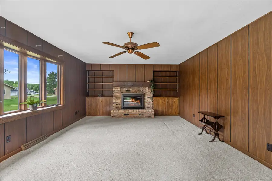 17645 Wexford Ct, Brookfield, WI 53045 - #3