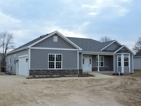 422 Clairmont Ct, Williams Bay, WI 53191