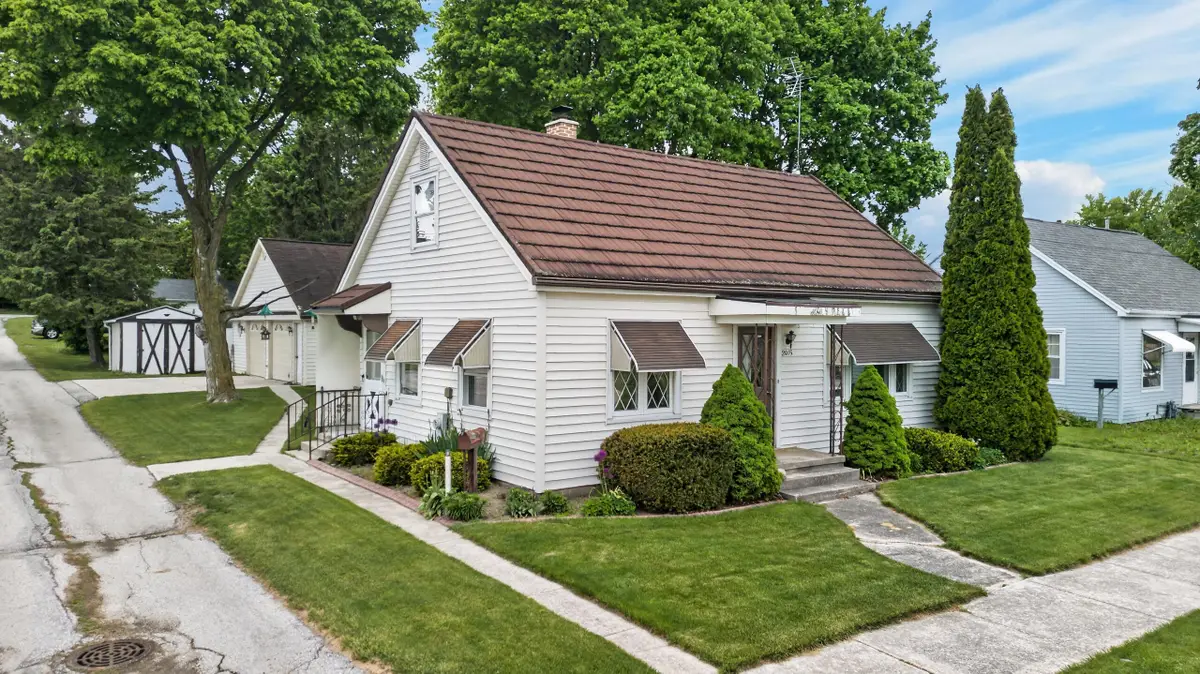2015 Van Buren St, New Holstein, WI 53061 - #1
