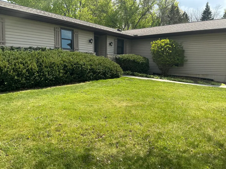 201 Pauquette Dr, Poynette, WI 53955 - #2
