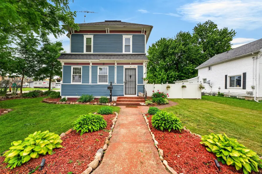 203 Williams St, Randolph, WI 53956 - #2