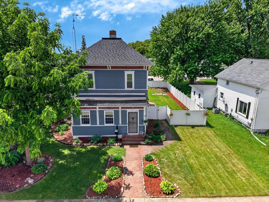 203 Williams St, Randolph, WI 53956 - #3