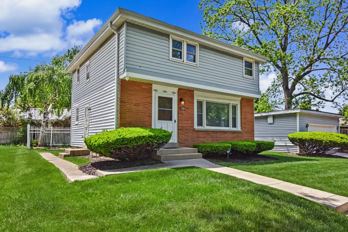 6533 W Medford Ave, Milwaukee, WI 53218 - #1