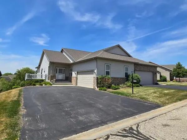 282 Settlement Dr, Rochester, WI 53105