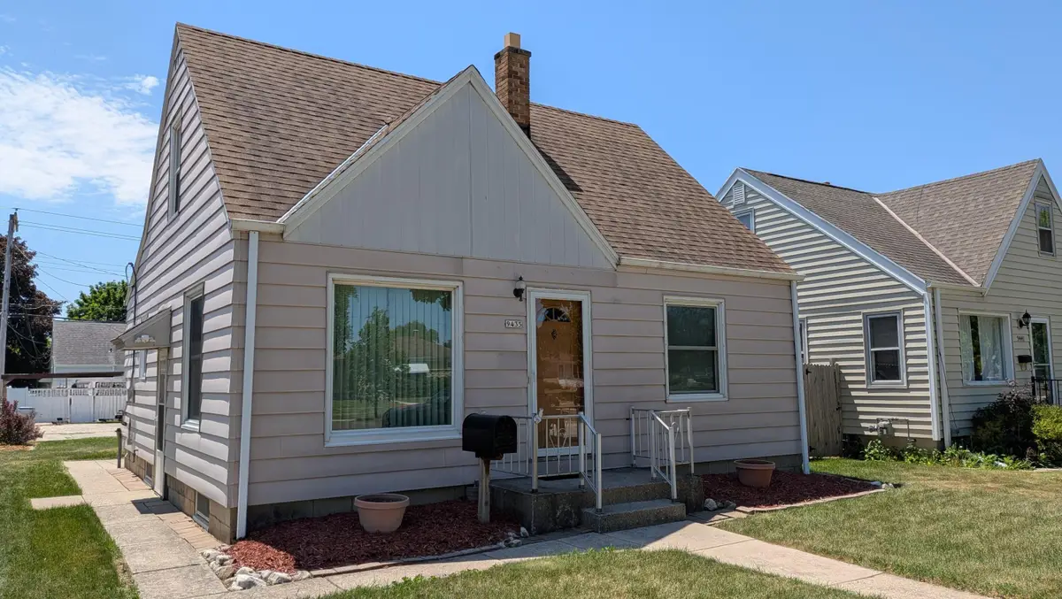 9435 W Lisbon Ave, Milwaukee, WI 53222 - #1