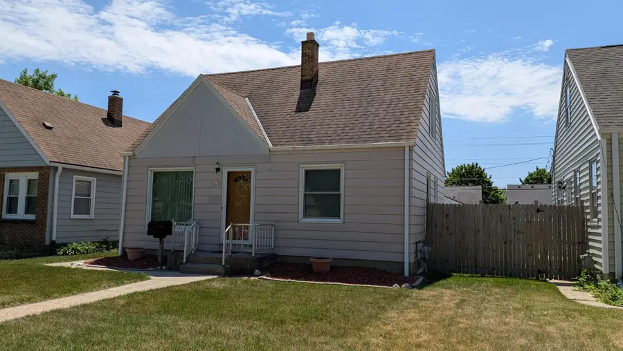 9435 W Lisbon Ave, Milwaukee, WI 53222 - #3