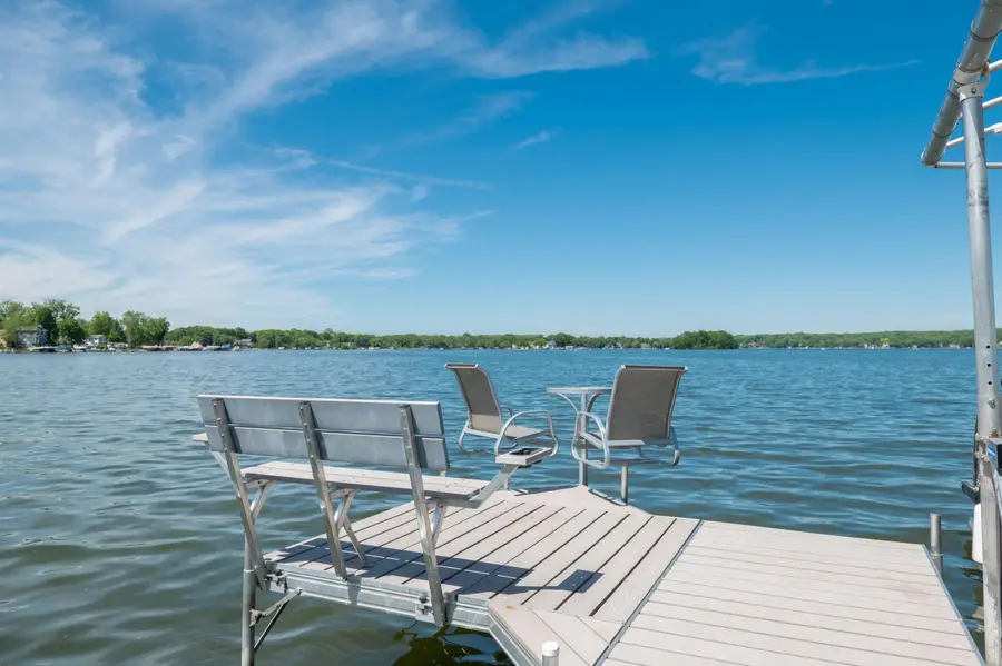 W267N2937 Peterson Dr, Pewaukee, WI 53072 - #3