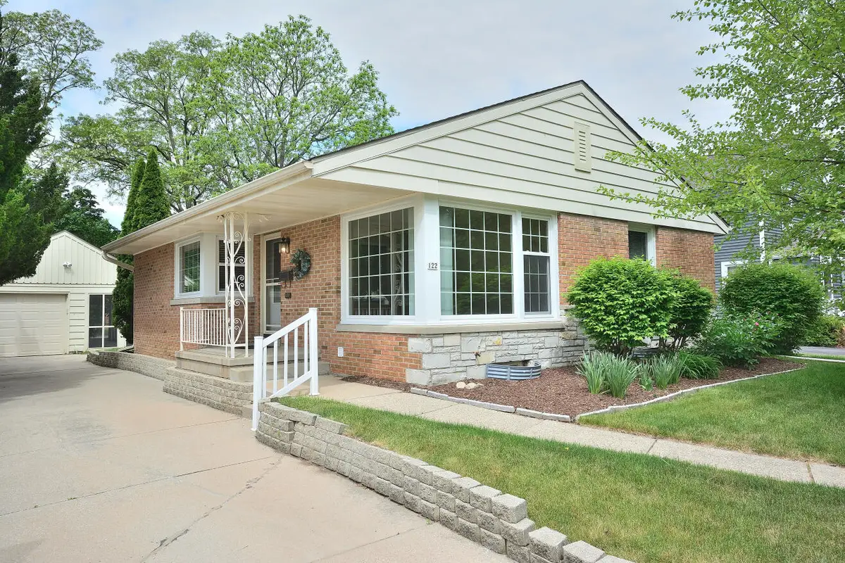 122 N Maple Ter, Oconomowoc, WI 53072 - #1